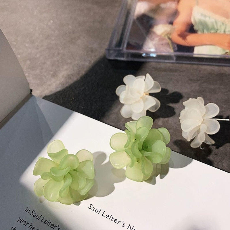 Elegant White Transparent Flower Stud Earrings For Women Cute Sweet Acrylic Big