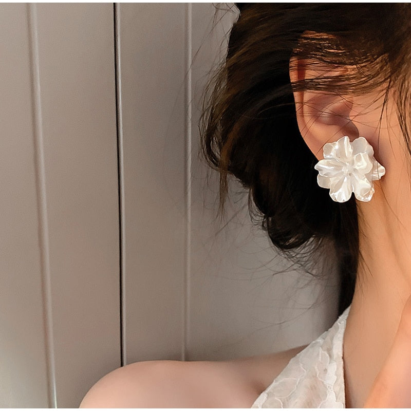 Elegant White Transparent Flower Stud Earrings For Women Cute Sweet Acrylic Big