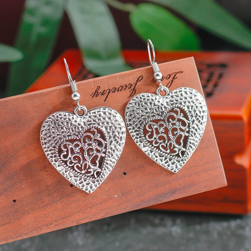 Retro Hollow Heart Dangle Earrings Women Gifts Earring Cute Girls Eardrop