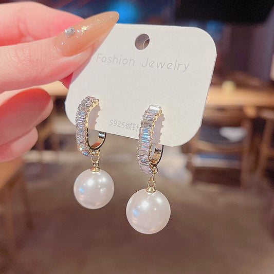 Rhinestone and Pearl Dangle Earrings Women Fashion Modern Accessories Cute