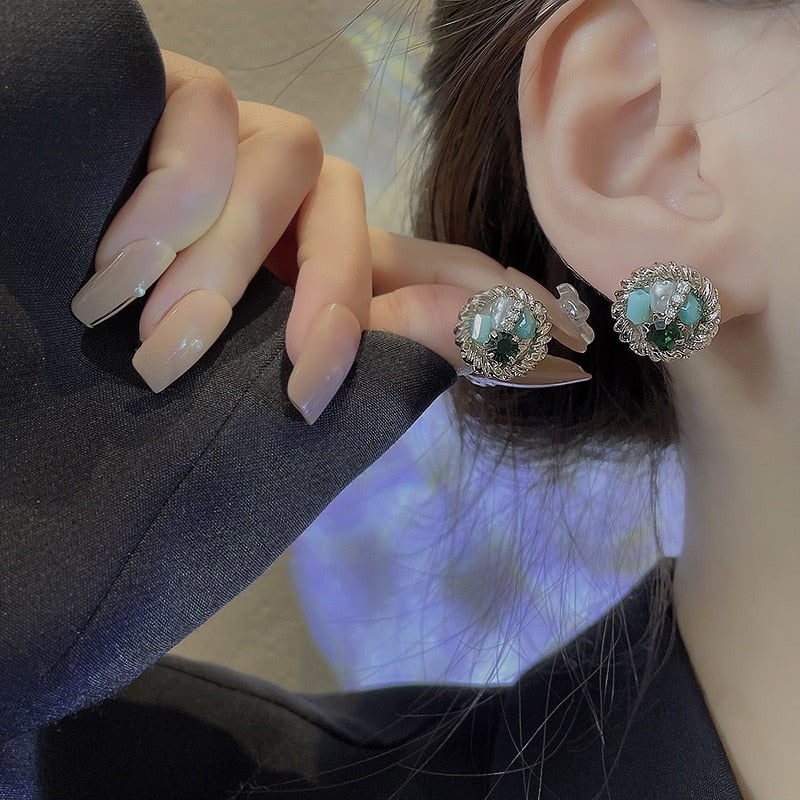 Creative Luxury Retro Earrings Women Fashion Exquisite Ear Jewelry