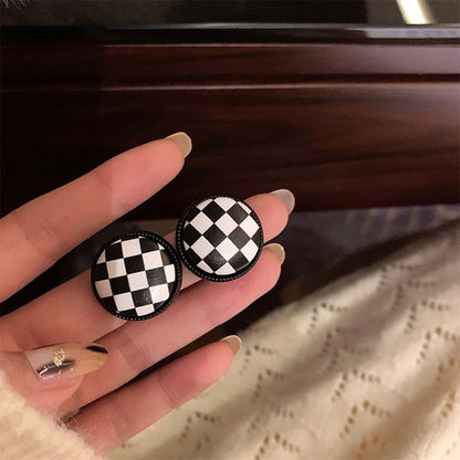 Black and White Plaid Round Geometric Pattern Studs Earrings Retro Woman Ear