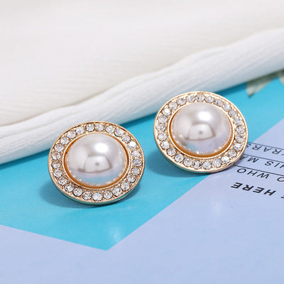 Retro Style Pearl Stud Earrings Women Fashionable Luxurious Earrings Jewelry