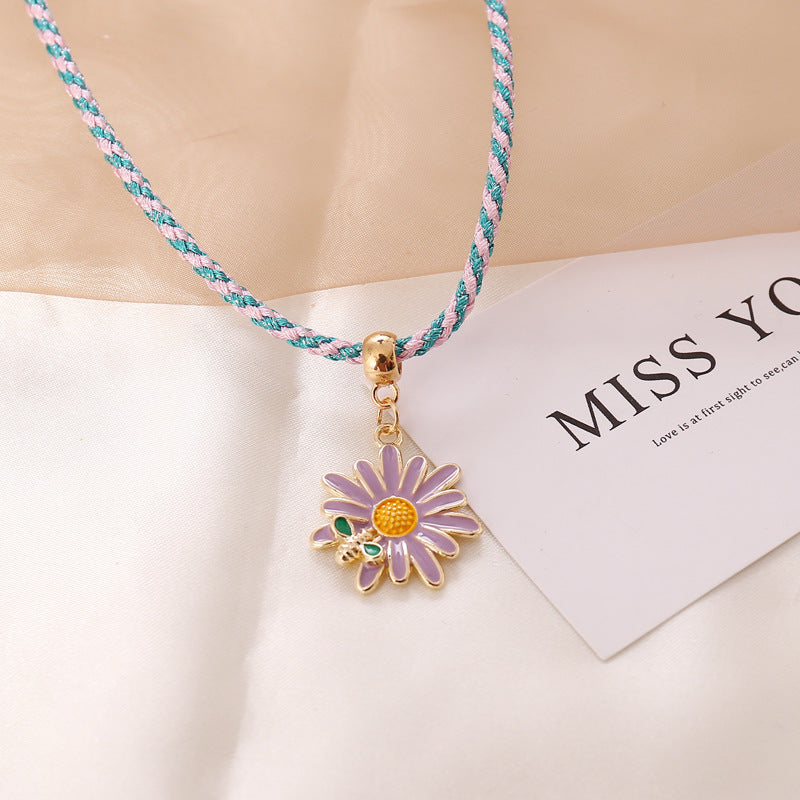 Multicolor Small Daisy Bee Personality All-match Clavicle Chain