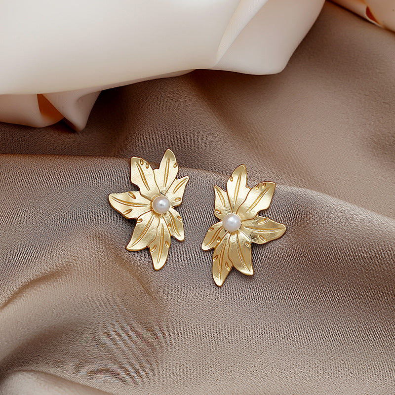 Leaf Design Stud Earrings Accessories Gift Women Girl Fashionable Jewelry