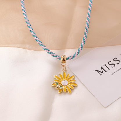 Multicolor Small Daisy Bee Personality All-match Clavicle Chain
