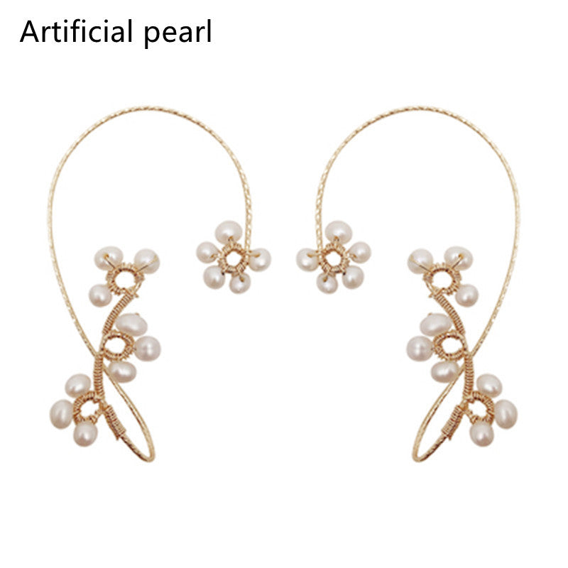 Design Hand-woven Flower Pearl Earrings